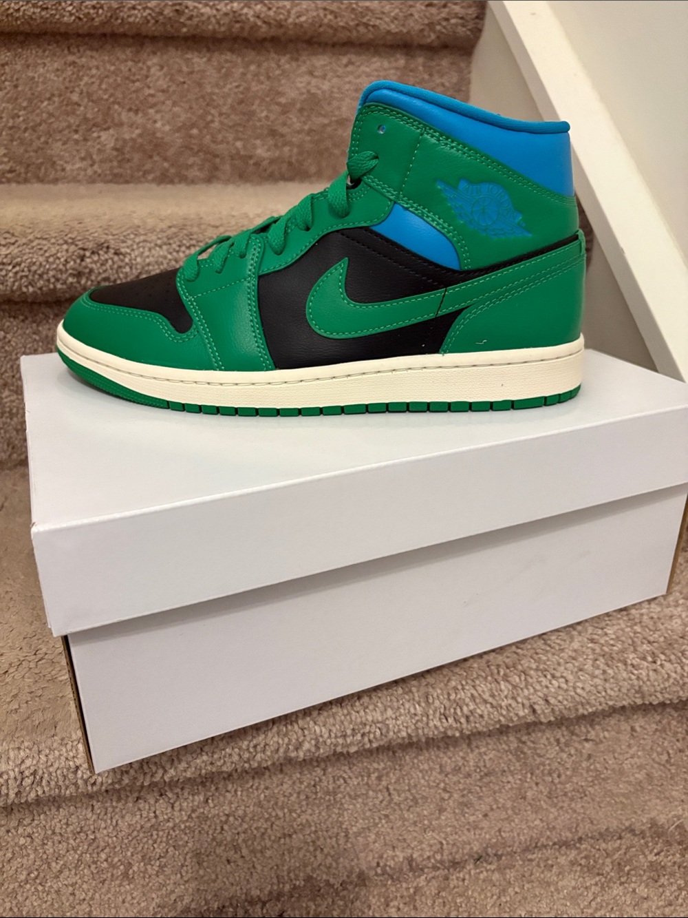 Women Air Jordan 1 Mid-Top Sneakers - Green/Black